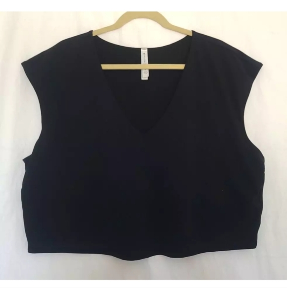 New Athleta Solid Black Vita Free Cropped V-Neck Tee Plus Size 3X - Picture 4 of 9